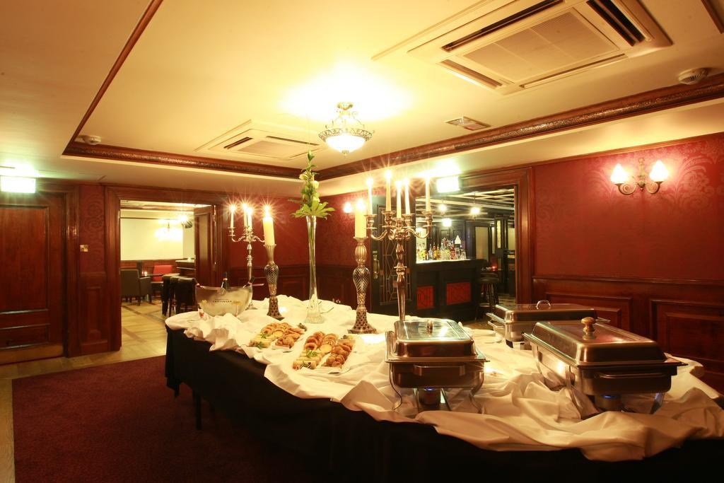 Westwood Hotel 골웨이 외부 사진